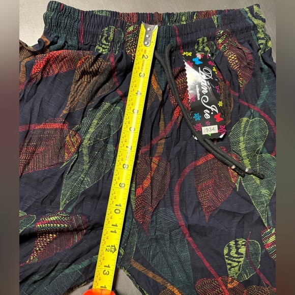 NEW Designer Wardrobe Wide Taper Crop Draper Pant Black Leaf Print Lagenlook‎ - Picture 8 of 12